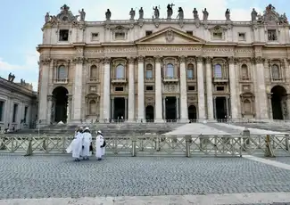 圣彼得大教堂和圆顶。导游介绍, 罗马, 意大利, Vatican City Pass.